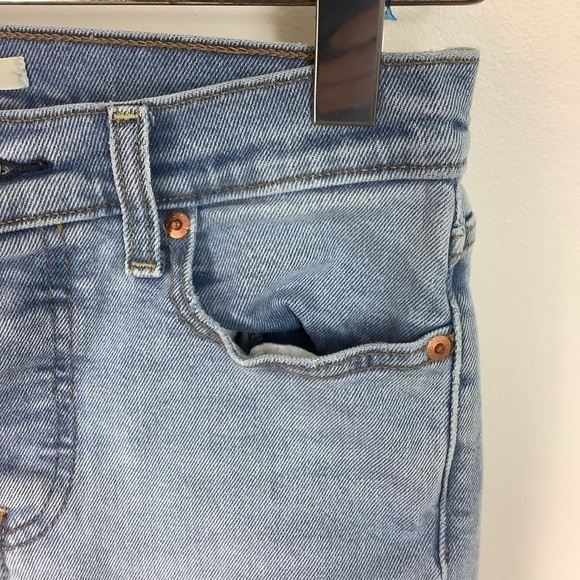 LEVI’S WEDGIE ICON FIT LIGHT DENIM JEANS 26 - Picture 5 of 13